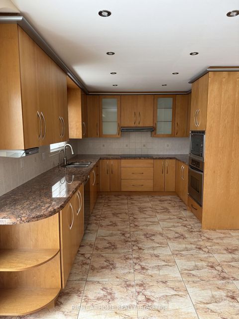 Photo 10 at 6 Carriage Lane, Branson, Toronto