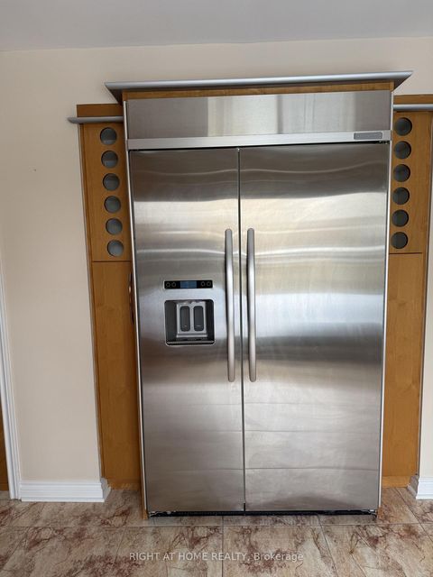 Photo 14 at 6 Carriage Lane, Branson, Toronto