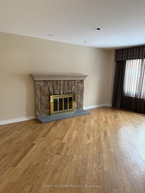 Photo 15 at 6 Carriage Lane, Branson, Toronto