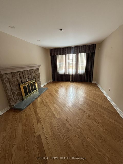 Photo 16 at 6 Carriage Lane, Branson, Toronto