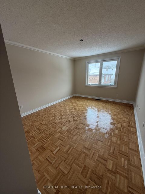 Photo 23 at 6 Carriage Lane, Branson, Toronto