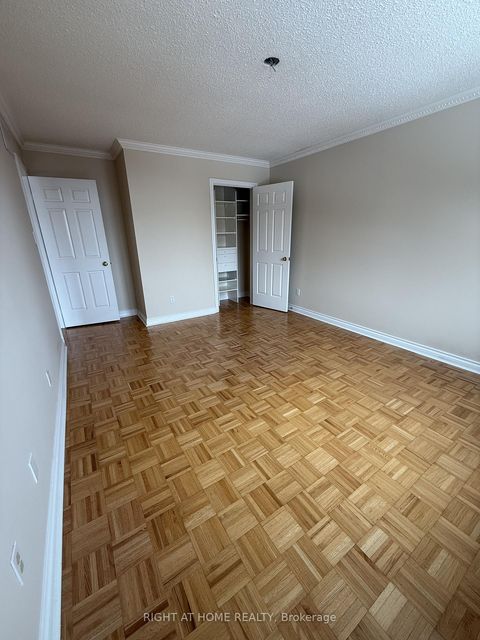 Photo 24 at 6 Carriage Lane, Branson, Toronto