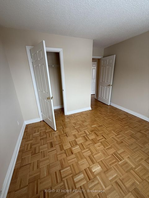 Photo 26 at 6 Carriage Lane, Branson, Toronto