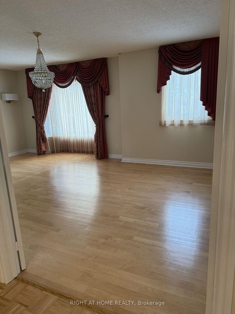 Photo 29 at 6 Carriage Lane, Branson, Toronto