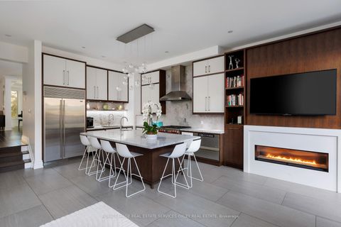 Photo 6 at 46 Mathersfield Drive, Moore Park, Toronto