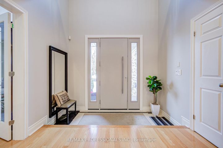 Photo 2 at 4662 Dundas Street W, Humber Valley, Toronto