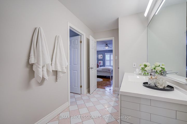 Photo 25 at 4662 Dundas Street W, Humber Valley, Toronto