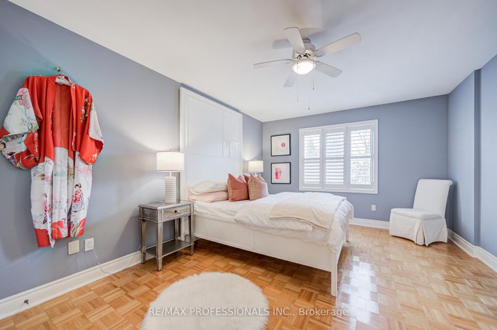 Photo 28 at 4662 Dundas Street W, Humber Valley, Toronto