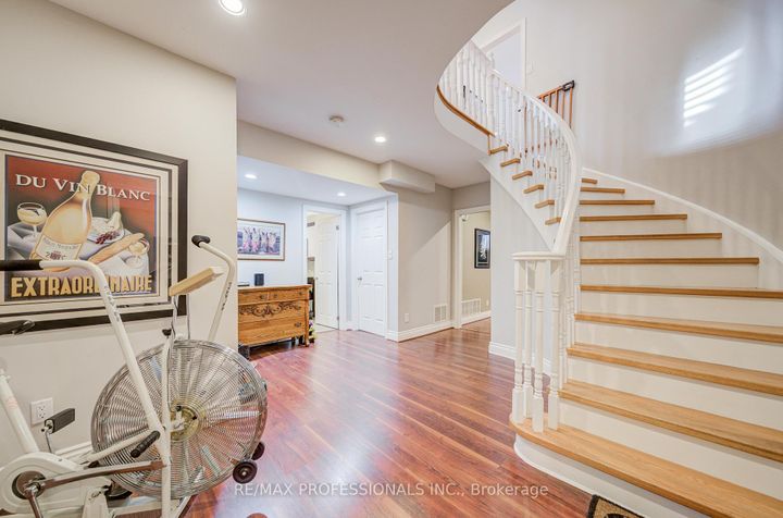 Photo 34 at 4662 Dundas Street W, Humber Valley, Toronto