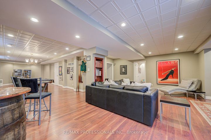 Photo 36 at 4662 Dundas Street W, Humber Valley, Toronto