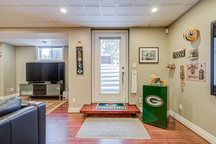 Photo 39 at 4662 Dundas Street W, Humber Valley, Toronto