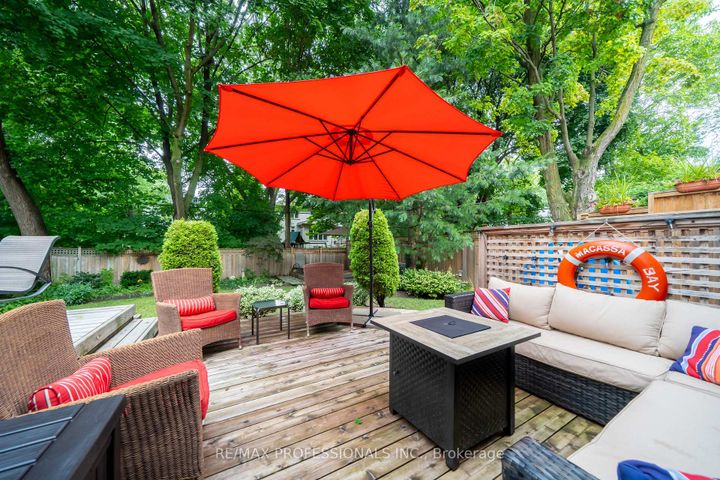 Photo 40 at 4662 Dundas Street W, Humber Valley, Toronto