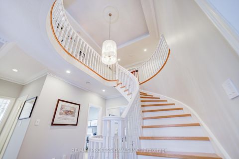 Photo 17 at 4662 Dundas Street W, Humber Valley, Toronto