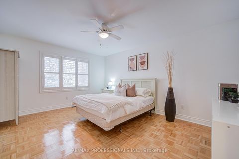 Photo 23 at 4662 Dundas Street W, Humber Valley, Toronto