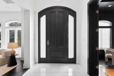 Photo 3 at 29 Junewood Crescent, Windfields, Toronto