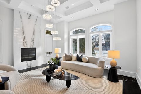 Photo 4 at 29 Junewood Crescent, Windfields, Toronto