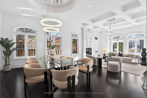 Photo 7 at 29 Junewood Crescent, Windfields, Toronto