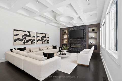 Photo 15 at 29 Junewood Crescent, Windfields, Toronto