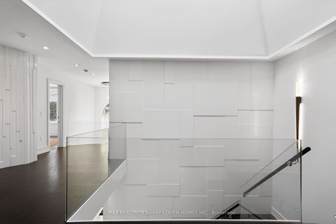 Photo 20 at 29 Junewood Crescent, Windfields, Toronto