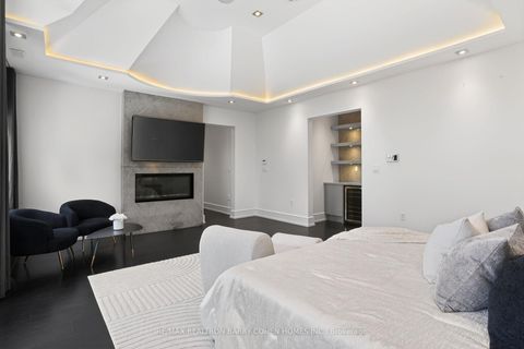 Photo 21 at 29 Junewood Crescent, Windfields, Toronto