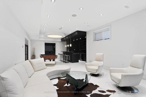 Photo 25 at 29 Junewood Crescent, Windfields, Toronto