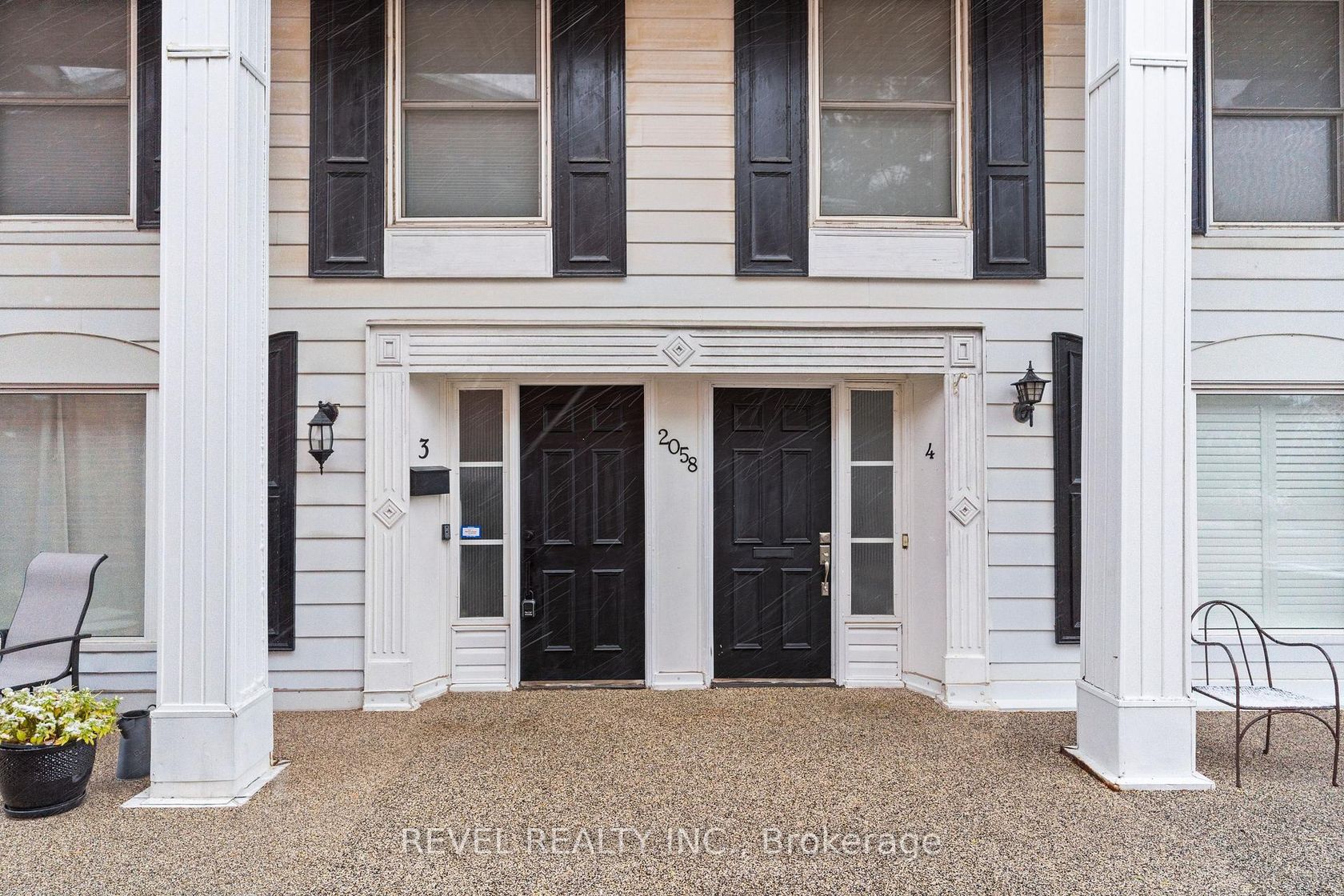 3 - 2058 Brant Street, Tyandaga, Burlington 