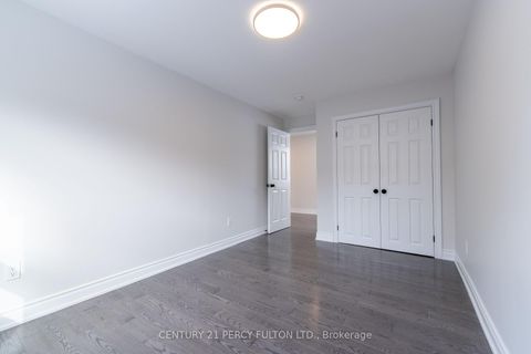 Photo 6 at 193 Cameron Crescent, Keswick North, Georgina