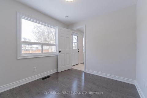 Photo 9 at 193 Cameron Crescent, Keswick North, Georgina