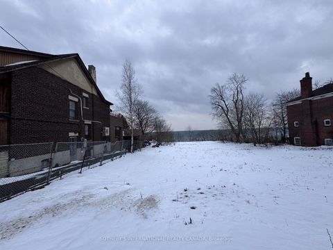 Photo 7 at 2685 Lake Shore Boulevard W, Mimico, Toronto