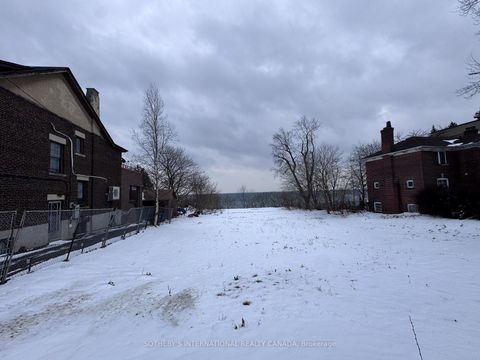 Photo 8 at 2685 Lake Shore Boulevard W, Mimico, Toronto