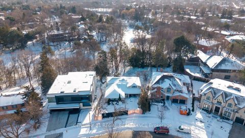 Photo 6 at 11 Montressor Drive, Windfields, Toronto