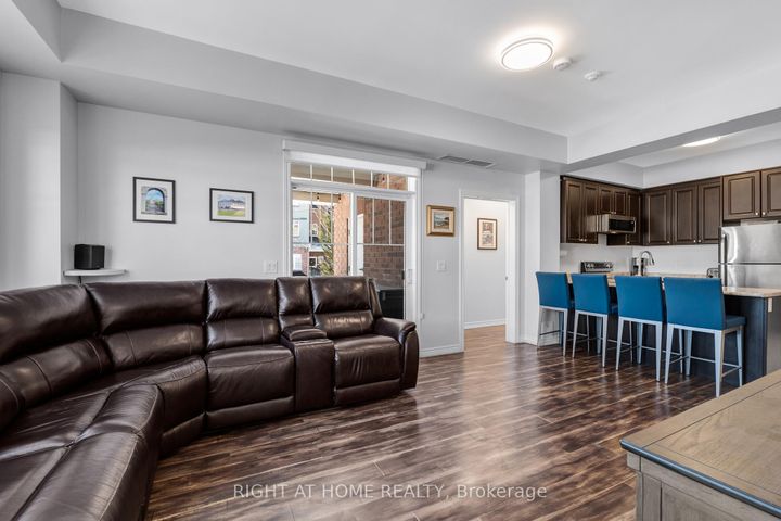 Photo 8 at 101 - 277 Gatwick Drive, RO River Oaks, Oakville