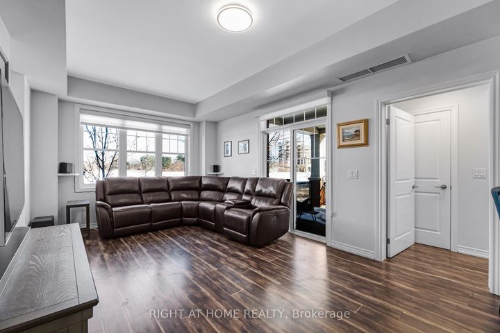 Photo 11 at 101 - 277 Gatwick Drive, RO River Oaks, Oakville