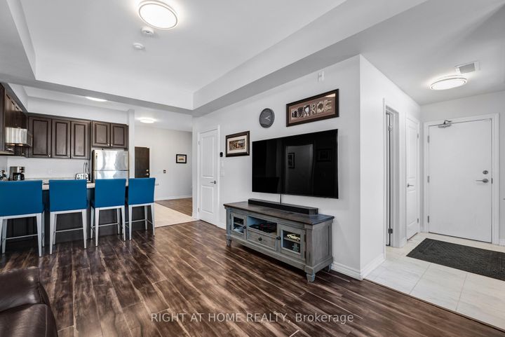 Photo 13 at 101 - 277 Gatwick Drive, RO River Oaks, Oakville