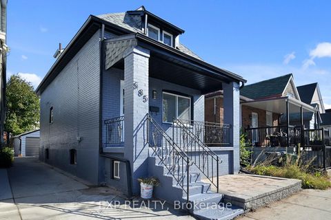 Photo 2 at 685 Jane Street, Smythe, Toronto