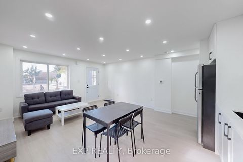 Photo 10 at 685 Jane Street, Smythe, Toronto