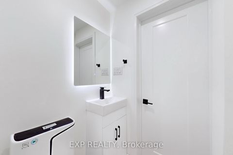 Photo 14 at 685 Jane Street, Smythe, Toronto