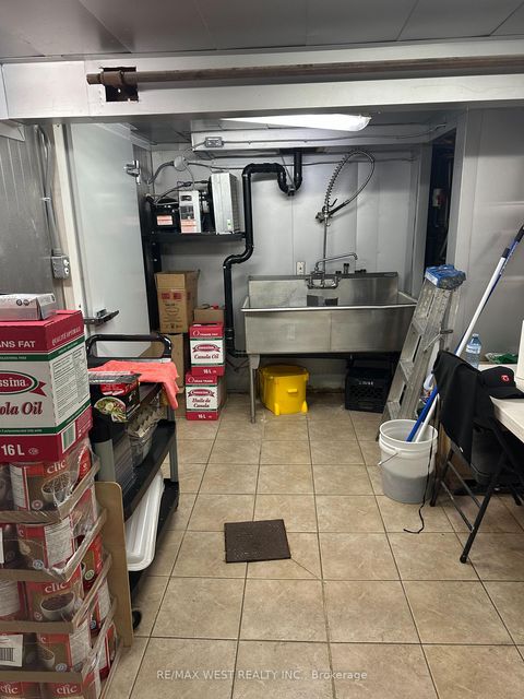 Photo 7 at 291 Silverthorn Avenue, Pellam Park, Toronto