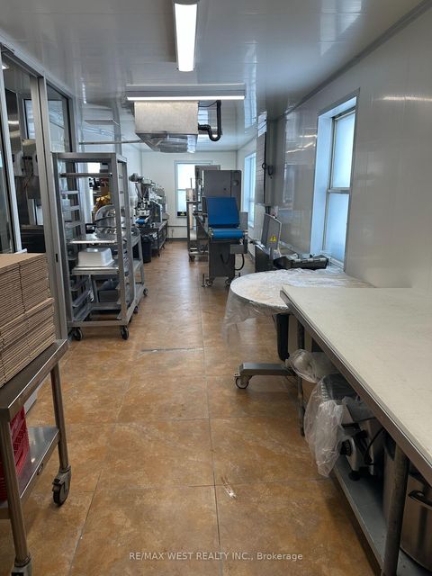 Photo 9 at 291 Silverthorn Avenue, Pellam Park, Toronto