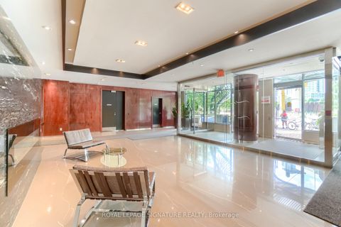 Photo 2 at 729 - 231 Fort York Boulevard, Waterfront Communities C1, Toronto