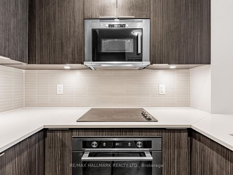 Photo 6 at 322 - 99 Eagle Rock Way, Rural Vaughan, Vaughan