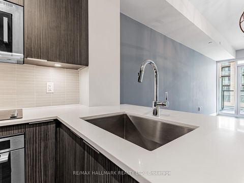 Photo 7 at 322 - 99 Eagle Rock Way, Rural Vaughan, Vaughan