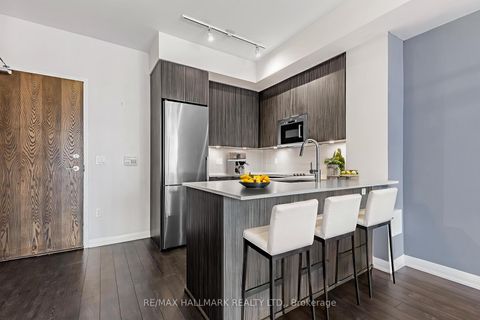 Photo 9 at 322 - 99 Eagle Rock Way, Rural Vaughan, Vaughan