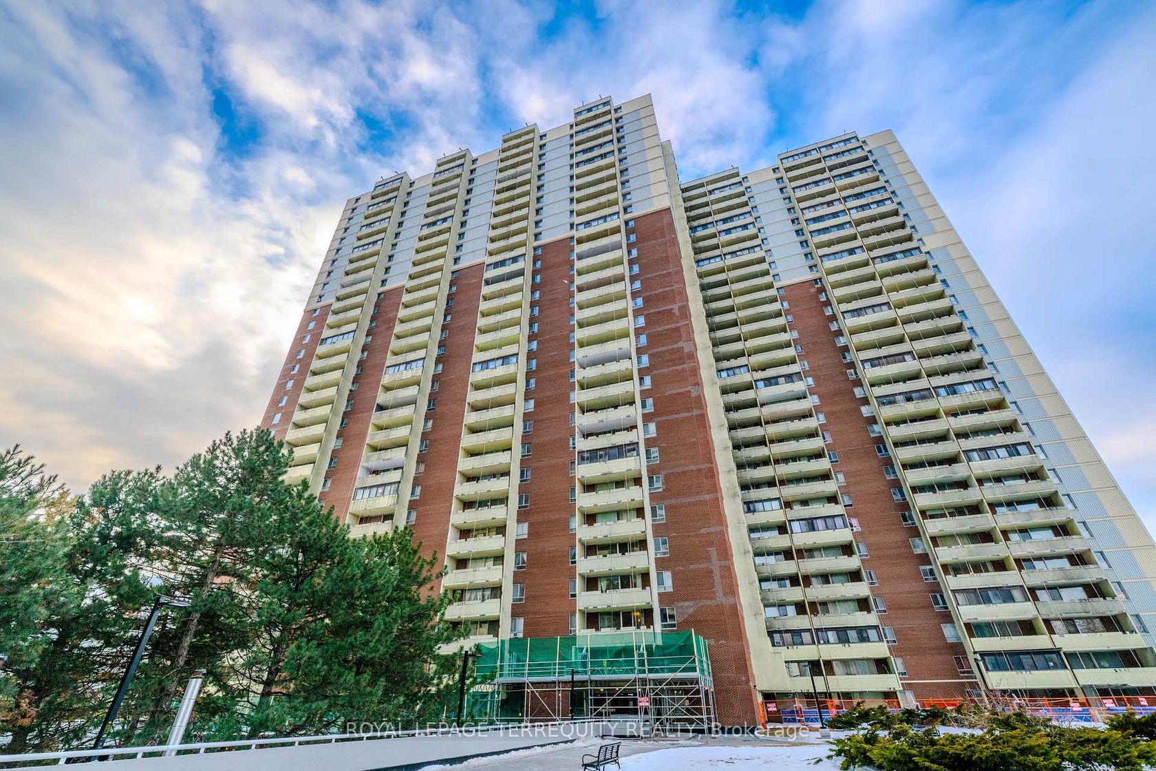 1703 - 1 Massey Square, Crescent Town, Toronto 