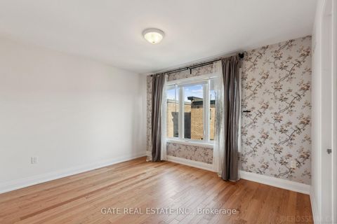 Photo 18 at 27 Moneypenny Place, Beverley Glen, Vaughan