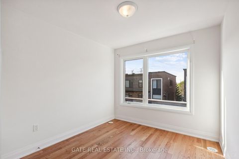 Photo 21 at 27 Moneypenny Place, Beverley Glen, Vaughan