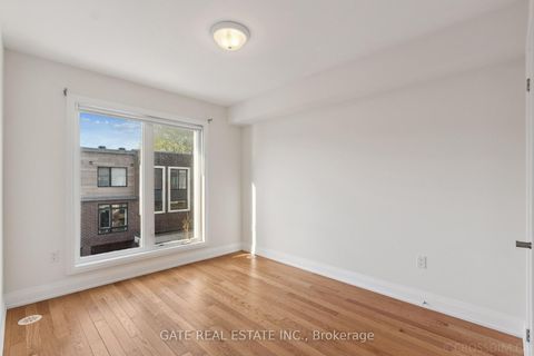 Photo 22 at 27 Moneypenny Place, Beverley Glen, Vaughan