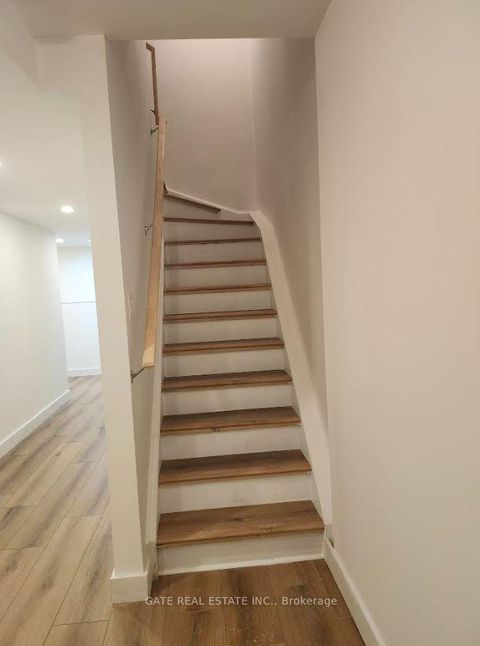 Photo 30 at 27 Moneypenny Place, Beverley Glen, Vaughan