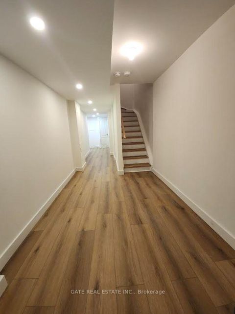 Photo 31 at 27 Moneypenny Place, Beverley Glen, Vaughan