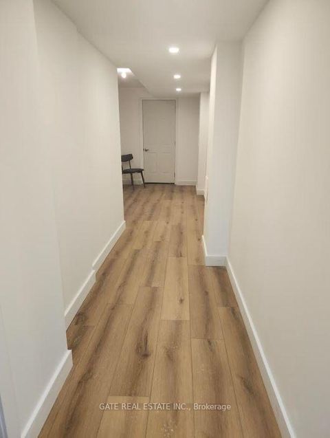 Photo 32 at 27 Moneypenny Place, Beverley Glen, Vaughan